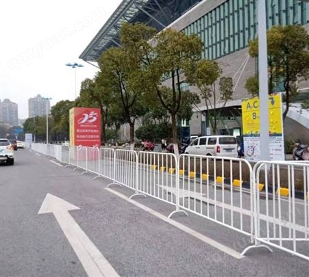 白色铁马出租 马拉松护栏 跑步活动围栏 蛇形通道 安保安检排队