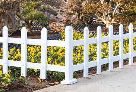 贵州锌钢PVC草坪护栏 户外花园围栏绿化栅栏花坛隔离栏杆小区